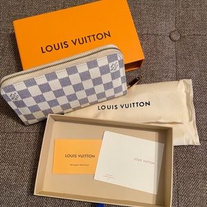 Louis Vuitton Zippy Wallet